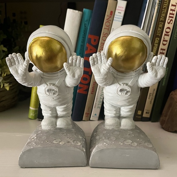 Astronaut Polyresin Weighted Bookends Playful Space - Picture 13 of 14